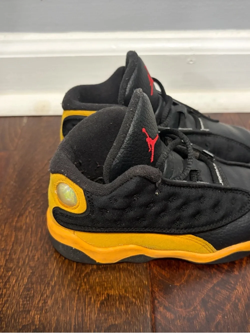 Nike Jordan 13 Retro Kids Black Sneakers with Yellow Accents size 9 - Picture 2 of 6